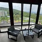 Best View Penthouse - Terrace - 2 Bathrooms - Free Parking