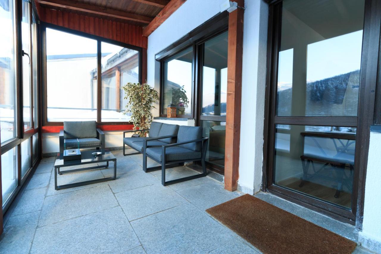 View Penthouse - Terrace - 2 Bathrooms - Free Parking * Sinaia